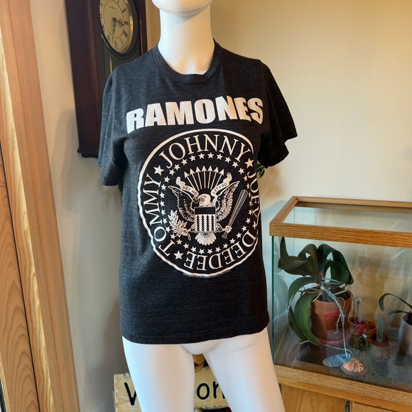 Ramones Licensed/Official tshirt S - Picture 2 of 4